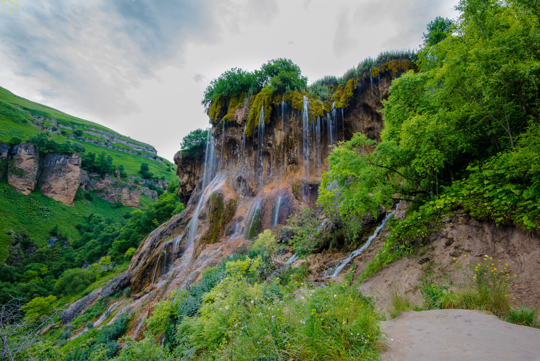 Водопад Хучни